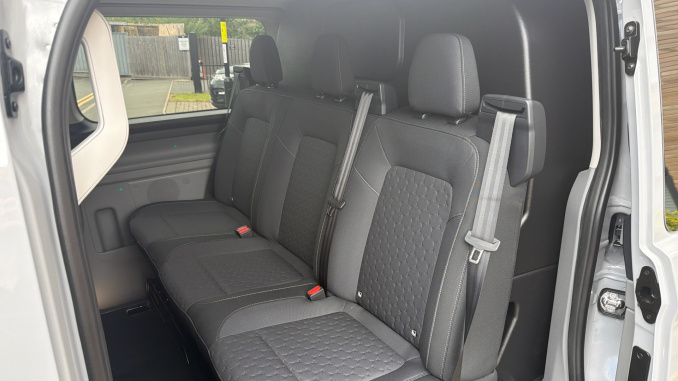 Ford Transit Custom 320 L1 Diesel Fwd 2.0 EcoBlue 170ps H1 Double Cab Van Limited Auto - Image 14